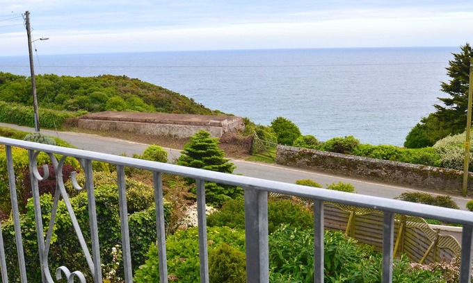 Polruan House | 2 bedroom House in Polruan - PC077