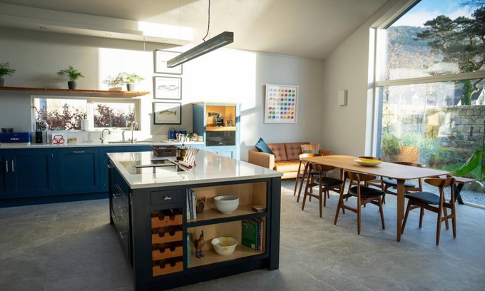 Rostrevor House | 200 m² House ∙ 3 bedrooms ∙ 6 guests