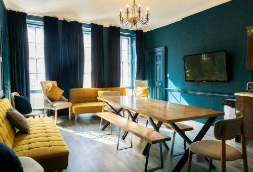 Old Town Apartment | 220 m² Apartment ∙ 4 bedrooms ∙ 20 guests