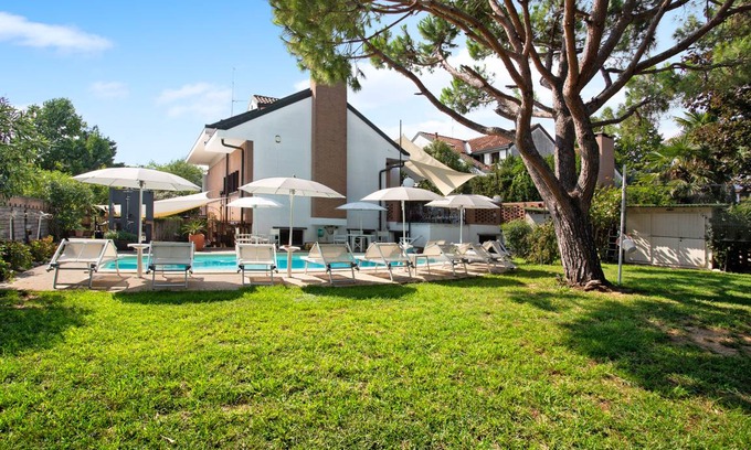 Peschiera Borromeo Villa | 230 m² Villa ∙ 4 bedrooms ∙ 13 guests
