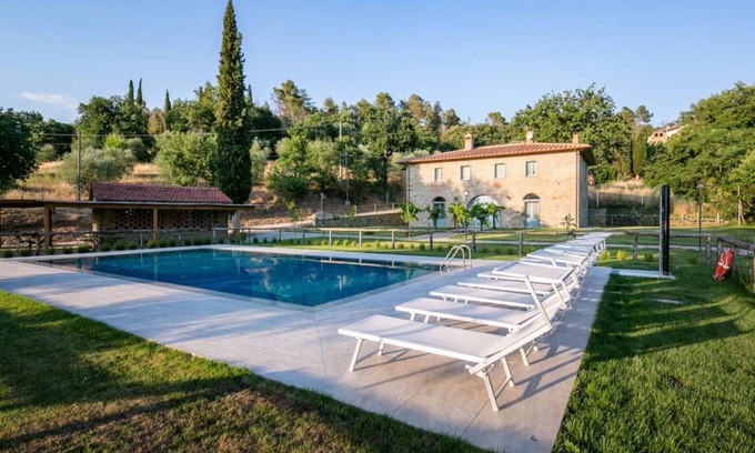 Montecchio House | 250 m² House ∙ 6 bedrooms ∙ 11 guests