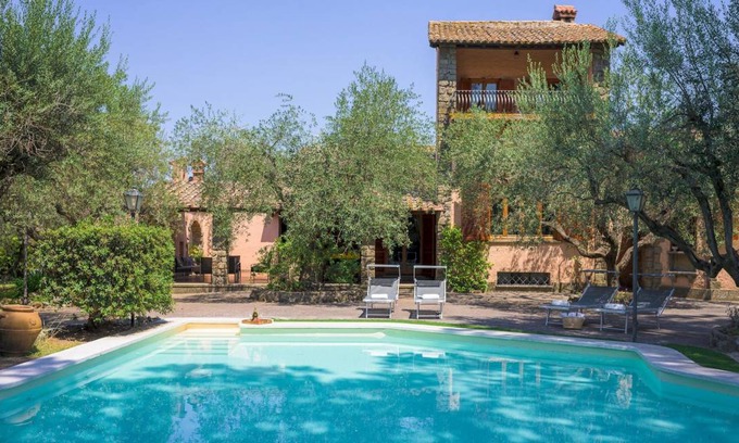 Ciampino Villa | 250 m² Villa ∙ 3 bedrooms ∙ 8 guests