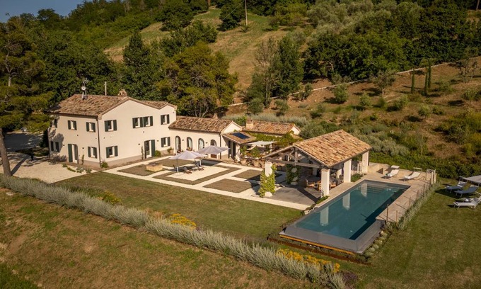 Monterubbiano Villa | 250 m² Villa ∙ 4 bedrooms ∙ 10 guests