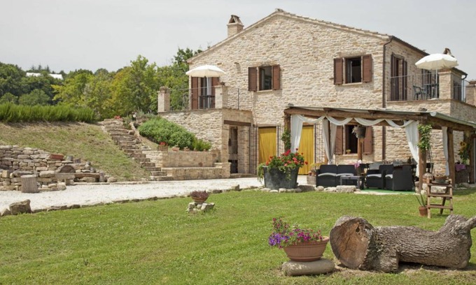 Montelparo Villa | 270 m² Villa ∙ 4 bedrooms ∙ 12 guests