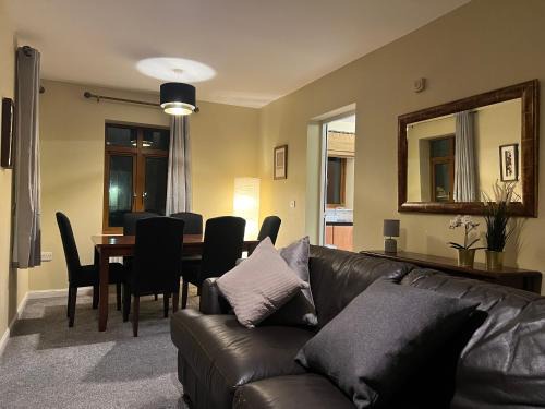 Queens Quarter Apartment | 2BR Apartment BT9 with balcony