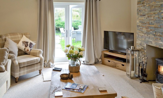 Potter Brompton Cottage | 3 bedroom accommodation in Foxholes, near Scarborough