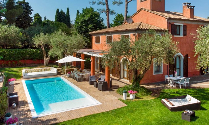Misano Adriatico Villa | 300 m² Villa ∙ 6 bedrooms ∙ 12 guests