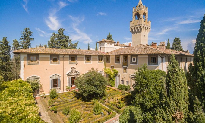 Montegufoni Apartment | 310 m² Apartment ∙ 4 bedrooms ∙ 9 guests