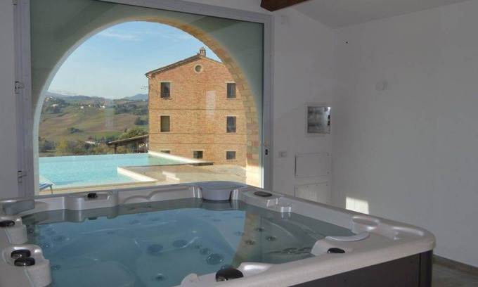 Loro Piceno House | 350 m² House ∙ 6 bedrooms ∙ 12 guests