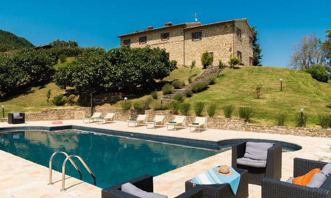 Apecchio House | 380 m² House ∙ 5 bedrooms ∙ 13 guests