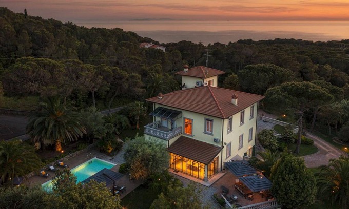 Rosignano Marittimo Villa | 380 m² Villa ∙ 4 bedrooms ∙ 10 guests