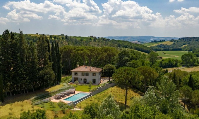 Montespertoli Villa | 390 m² Villa ∙ 5 bedrooms ∙ 10 guests