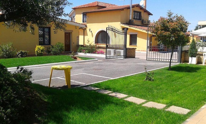 Pomezia Hotel | 40 m² Hotel ∙ 127 guests