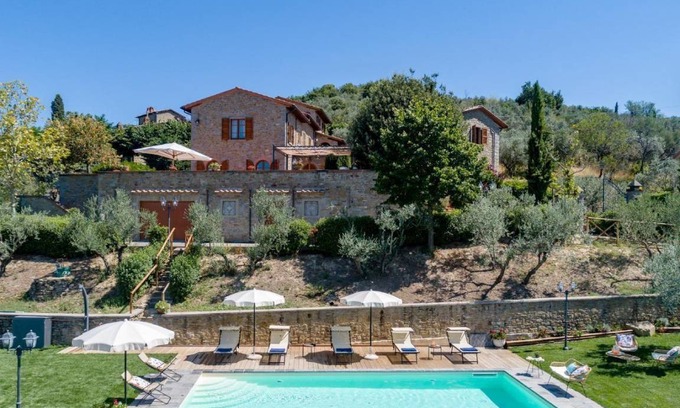 San Pietro a Cegliolo Apartment | 400 m² Apartment ∙ 4 bedrooms ∙ 8 guests