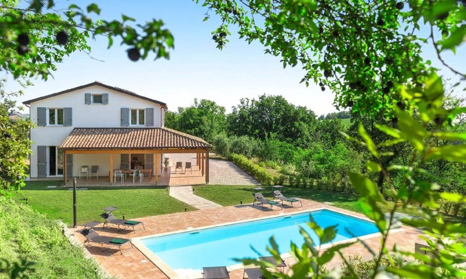 SantʼAngelo in Pontano House | 440 m² House ∙ 8 bedrooms ∙ 16 guests