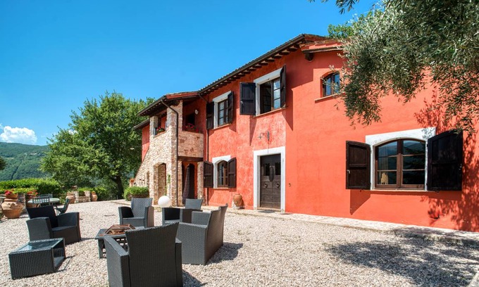 Sant'Anatolia di Narco House | 500 m² Farmhouse ∙ 9 bedrooms ∙ 19 guests