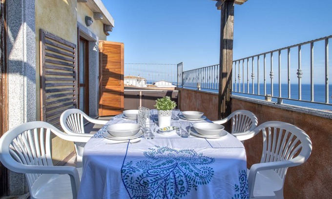 Castelsardo Historic Centre Apartment | 70 m² Apartment ∙ 2 bedrooms ∙ 4 guests