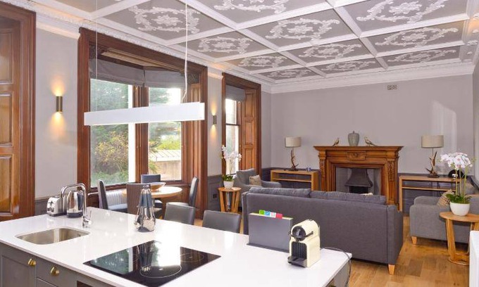 West End Apartment | 80 m² Apartment ∙ 2 bedrooms ∙ 127 guests