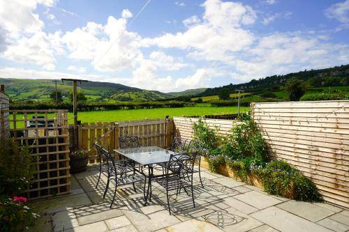 Carnlough House | 83 m² House ∙ 3 bedrooms ∙ 5 guests