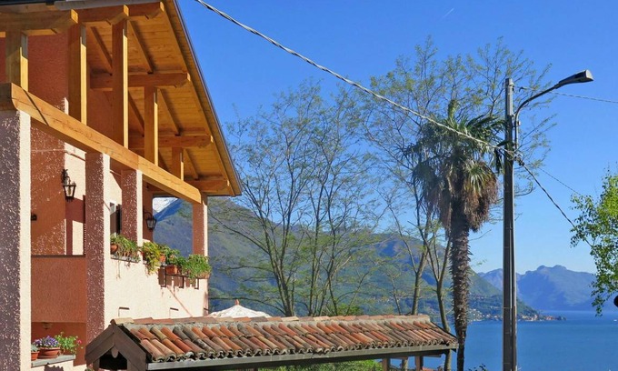 Santa Maria - Rezzonico Apartment | 85 m² Apartment ∙ 2 bedrooms ∙ 4 guests