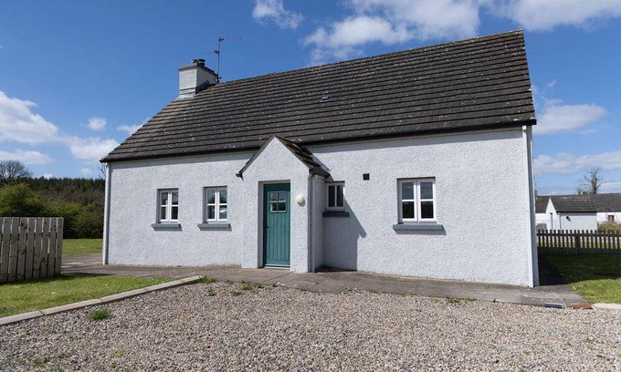 Enniskillen Cottage | 90 m² Cabin ∙ 3 bedrooms ∙ 7 guests