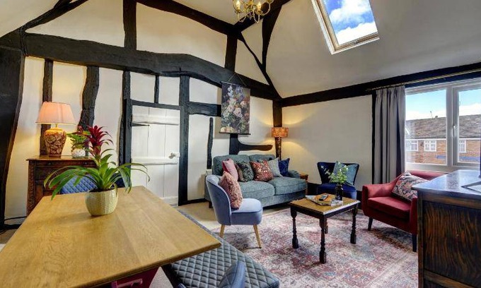 Henley-in-Arden Apartment | 93 m² Apartment ∙ 2 bedrooms ∙ 5 guests