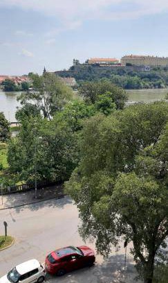 Novi Sad Apartment | 98 m² Apartment ∙ 2 bedrooms ∙ 5 guests