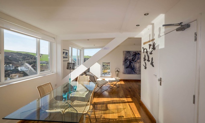 Port Isaac House | A beautiful, double-fronted terrace house situated in Port Isaac.