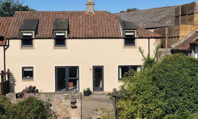 Clayton House | A beautiful renovated modern but homely cottage by St Andrews.