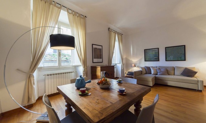 Sant' Ambrogio Apartment | A delightful apartment ideal for those who wish to live in the city center