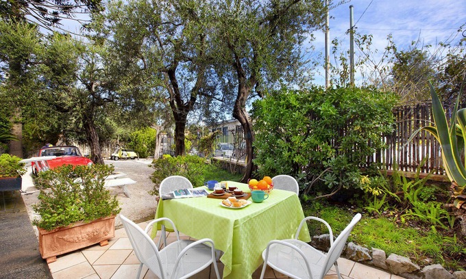 Sorrento House | AMORE RENTALS - Casa Punta del Capo with Private Terrace and Parking