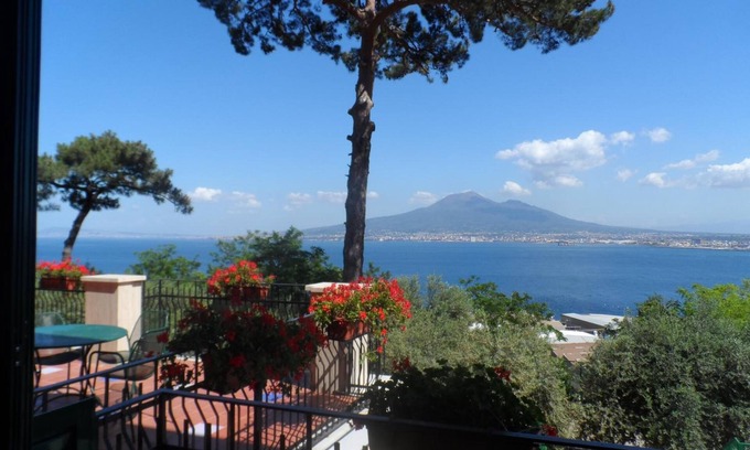 Castellammare di Stabia Hotel | Ancelle Sorrento