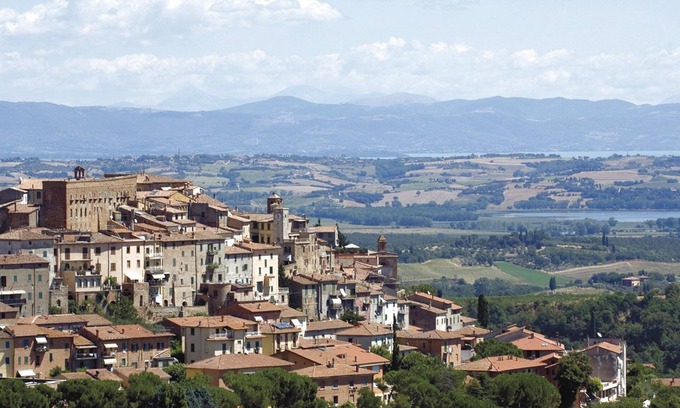 Chianciano Terme Apartment | Apartment 'Le Terme' with Private Terrace, Balcony and Wi-Fi