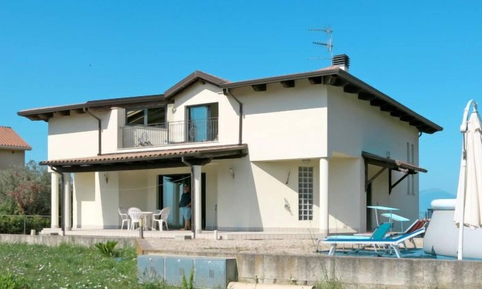 Tortoreto Apartment | Apartment Lucio (TTE201) in Tortoreto Lido - 6 persons, 2 bedrooms