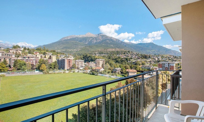 Aosta Apartment | Apartment 'Surville' with Mountain View and Balcony