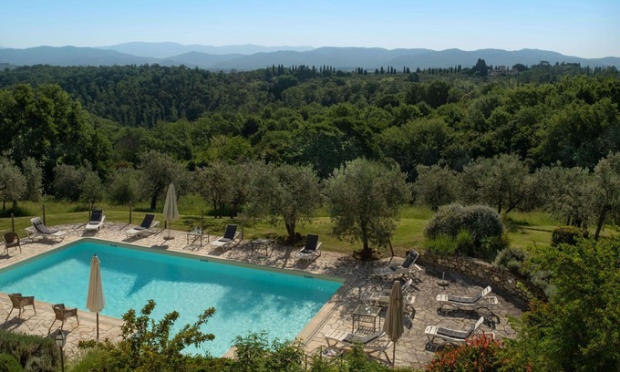 San Casciano in Val di Pesa Apartment | Apartment with WIFI, A/C, pool, TV, terrace, pets allowed, panoramic view, close to Greve In Chianti