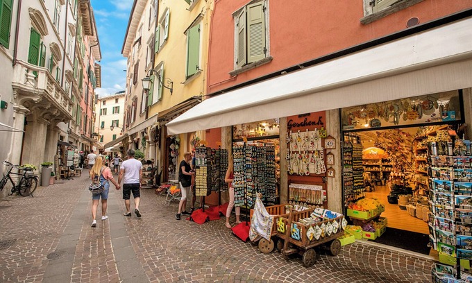 Riva del Garda Apartment | Appartamento Centro Storico Riva, Riva del Garda, Italy