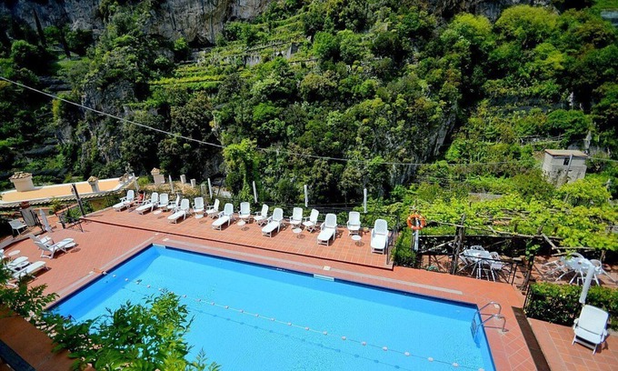 Ravello House | Appartamento Ulisse A: A welcoming apartment that is part of an historic villa.