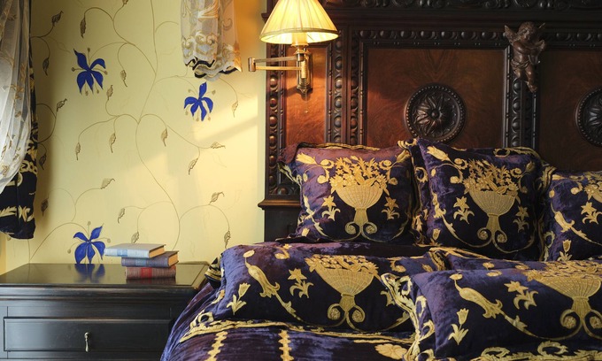 Duomo Apartment | Baroque Penthouse with Duomo Views