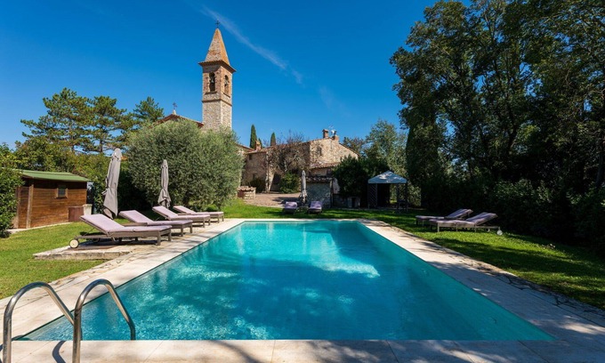 Castellina in Chianti Villa | Beautiful private villa with private pool, WIFI, TV and patio, close to Greve In Chianti