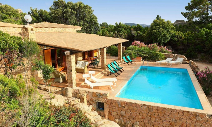 Costa Paradiso Villa | Beautiful private villa for 12 guests with WIFI, private pool, TV and pets allowed
