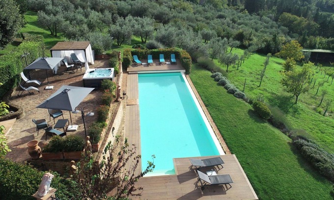 Certaldo Villa | Beautiful private villa with hot tub, A/C, WIFI, private pool, TV, patio, close to San Gimignano