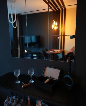 City Center Apartment | Black Diamond