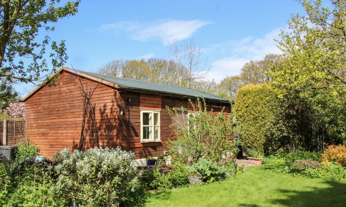 Bridgnorth Cottage | Cabin ∙ 1 bedroom ∙ 2 guests