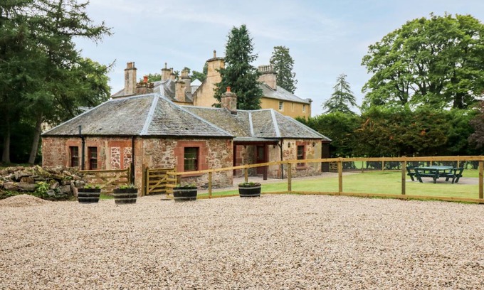 Aberargie Cottage | Cabin ∙ 2 bedrooms ∙ 4 guests