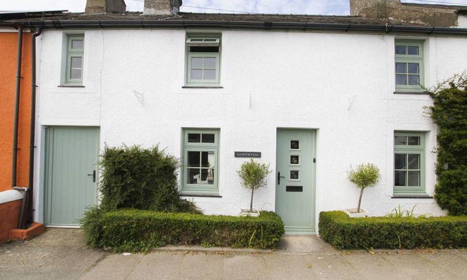 Rhoscolyn Cottage | Cabin ∙ 2 bedrooms ∙ 4 guests