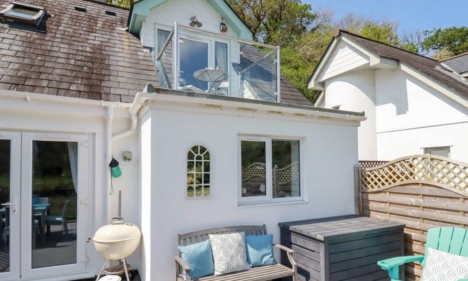 Little Petherick Cottage | Cabin ∙ 2 bedrooms ∙ 4 guests