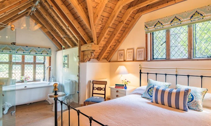 Folkestone Cottage | Cabin ∙ 2 bedrooms ∙ 4 guests