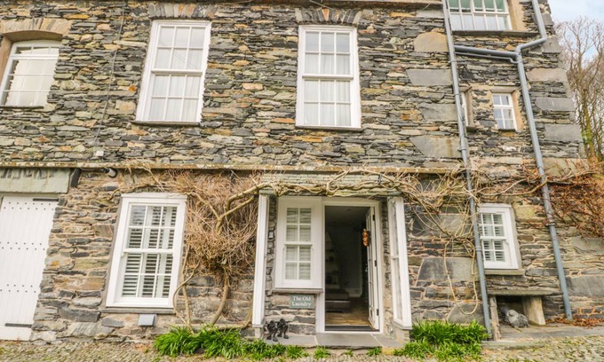 Ambleside Cottage | Cabin ∙ 2 bedrooms ∙ 4 guests