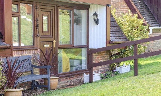 Pevensey Cottage | Cabin ∙ 2 bedrooms ∙ 4 guests